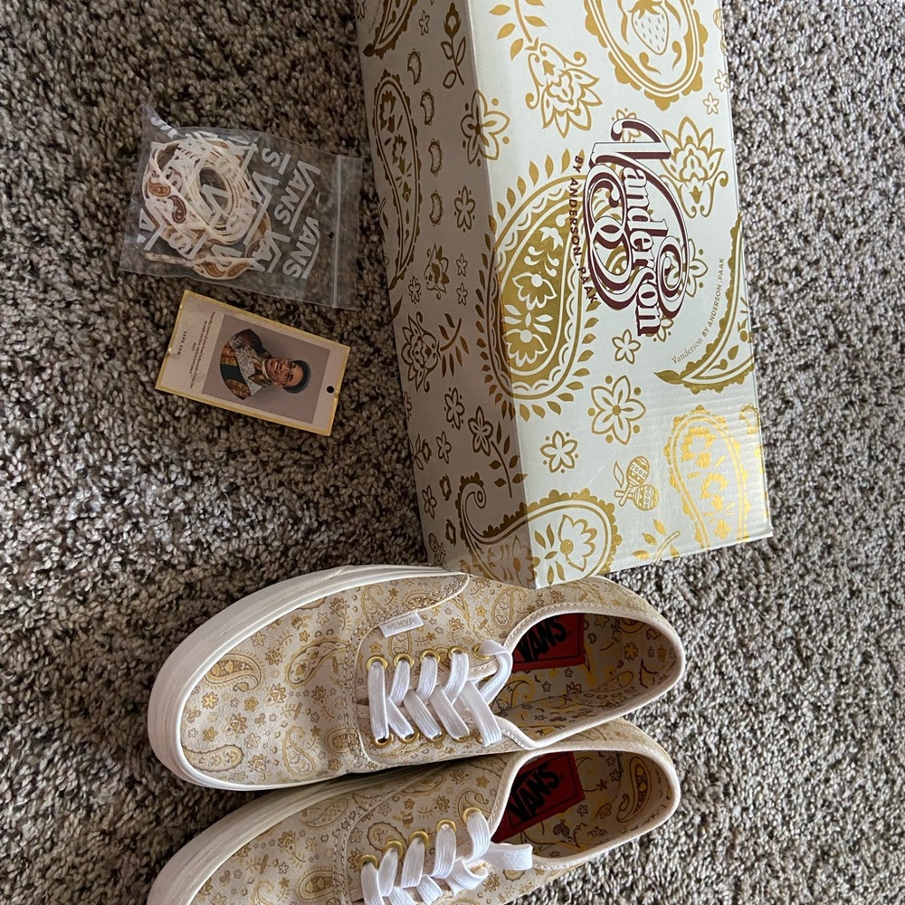 Anderson Paak X Vans paisley print. Women’s size 9.